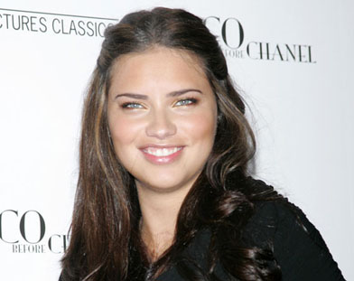 adriana lima pregnant. Pictures adriana lima bump and